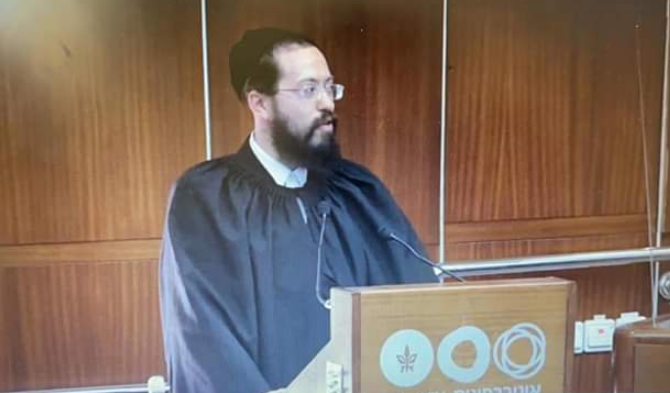 רוזנברג במשפט מבוים באוניברסיטה