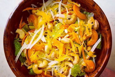 סלט פפאיה ומשמשים