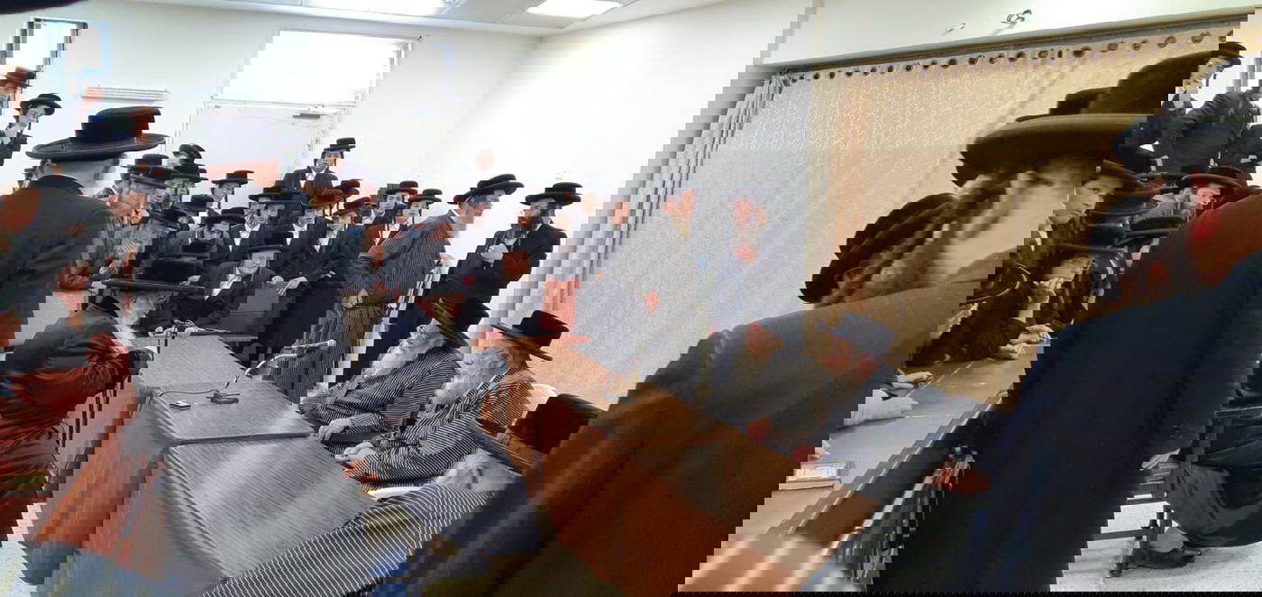 הרבי מויז'ניץ ניחם את הרבי מתולדות אהרן