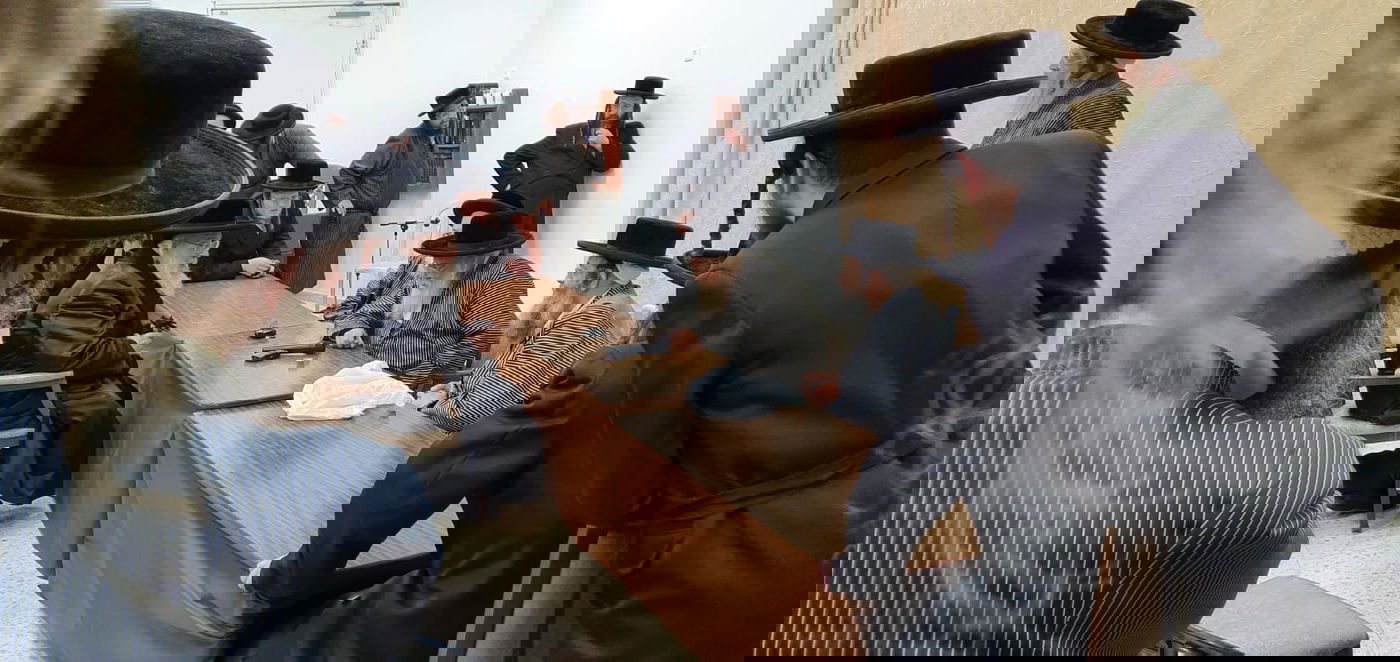 הרבי מויז'ניץ ניחם את הרבי מתולדות אהרן