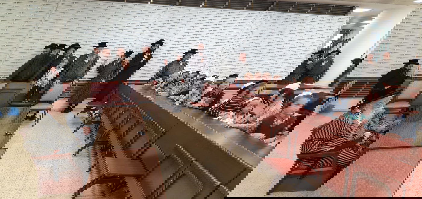 הרבי מויז'ניץ ניחם את הרבי מתולדות אהרן