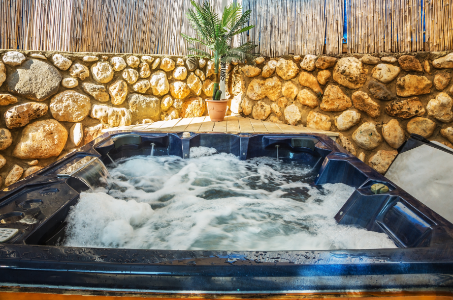 ג'קוזי מייד אין איזראל // מיכל ולקין