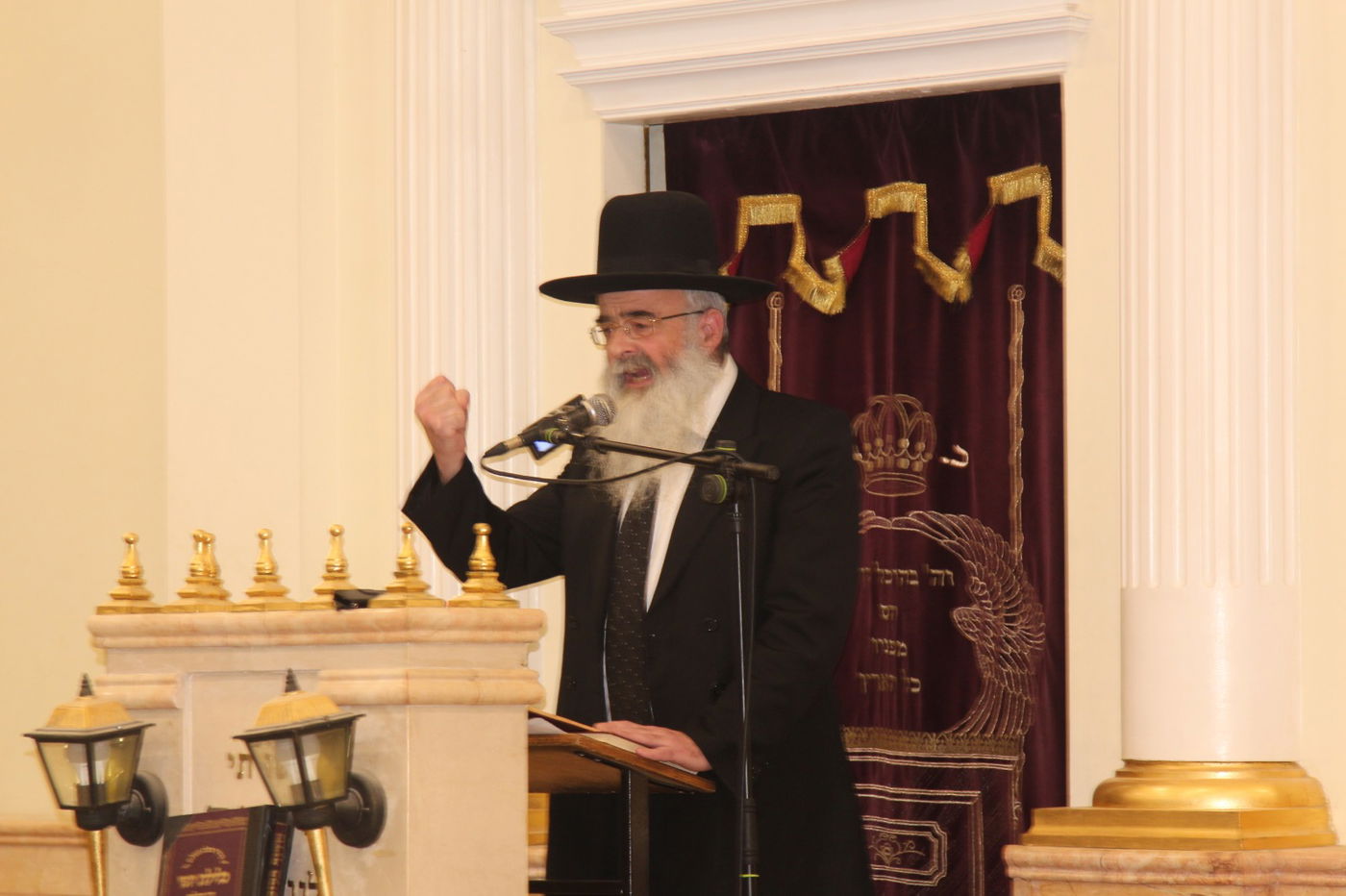 עדותו של הרב מ'הפלג': "היה חושך - הם דחפו אותי וברחו"