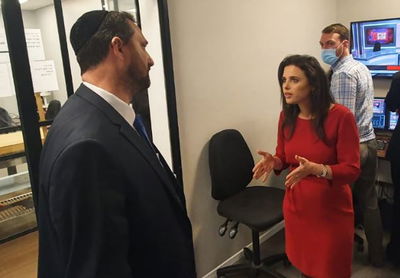 איילת שקד נחשפת למתרחש באלעד ומזדעזעת