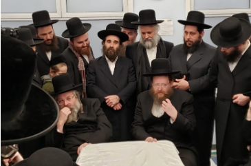 ברלינר, מאחורי בני האדמו"ר מגור. ארכיון