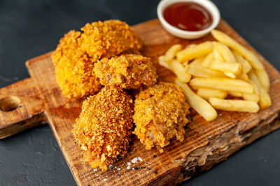 שוקי עוף בציפוי שבבי חטיף צ'יפס פריכים בטירוף