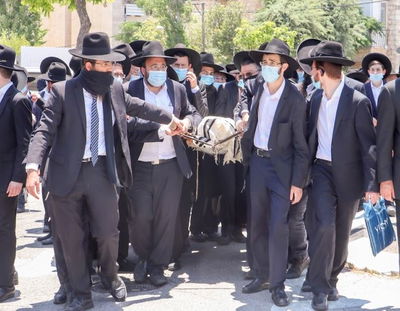 צפו בתיעוד: מסע הלוויית רבי דניאל עדס זצ"ל