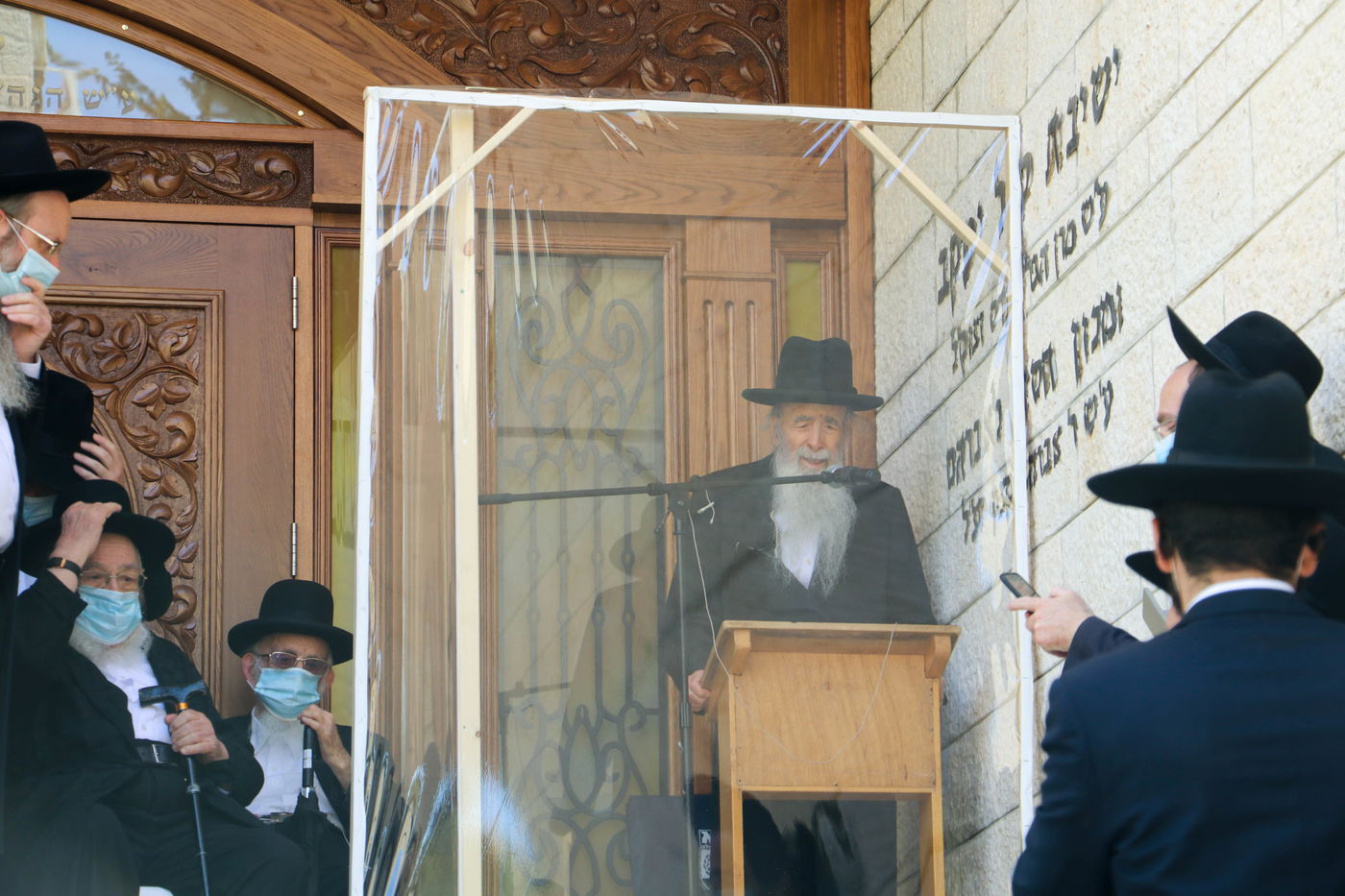 צפו בתיעוד: מסע הלוויית רבי דניאל עדס זצ"ל