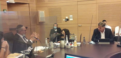 יעקב אשר בדיון