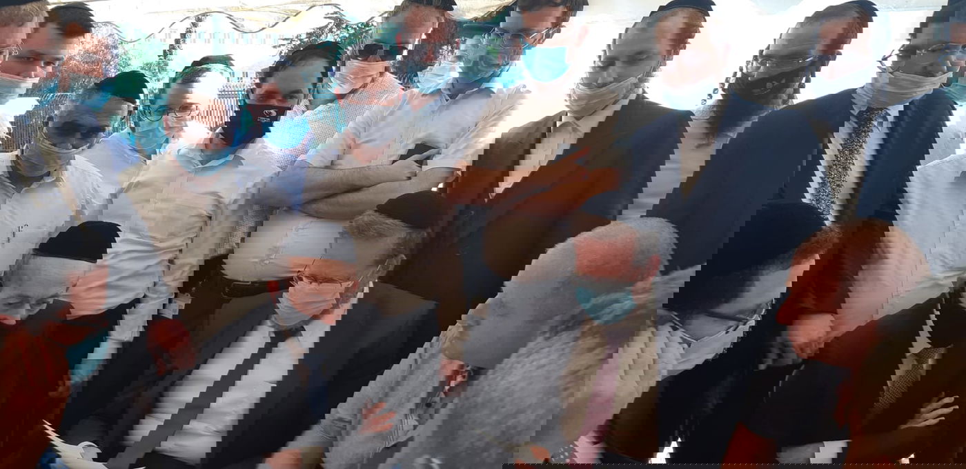 מחאה עם 'מנחה': כך הפגינו סוכני התיירות החרדים