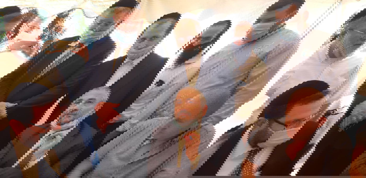 מחאה עם 'מנחה': כך הפגינו סוכני התיירות החרדים