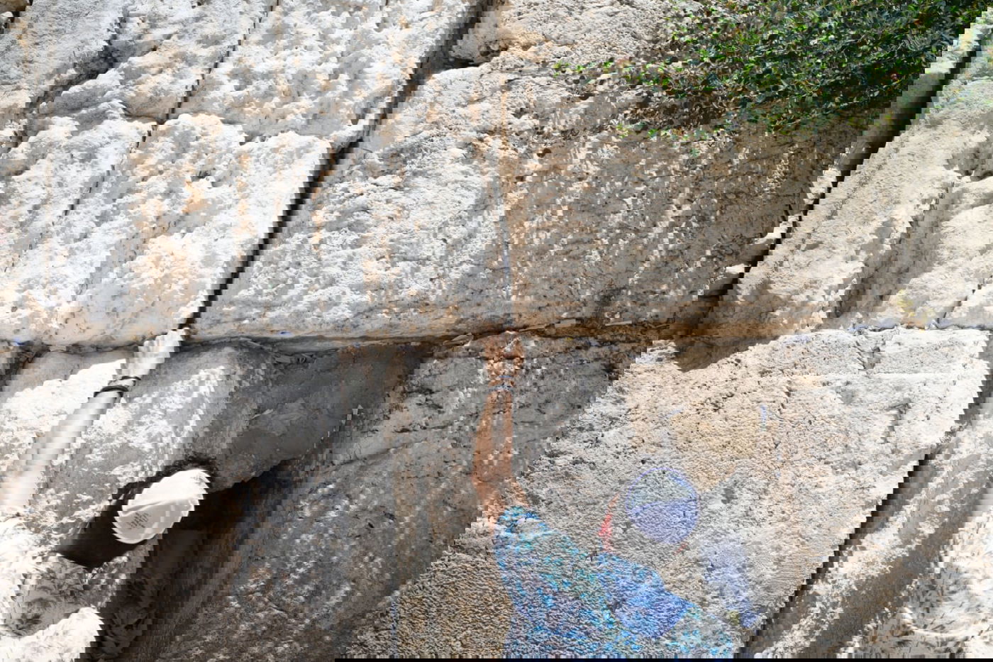 הבדרן ישראל קטורזה בכותל: "שתיפסק המגפה"