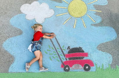 כשהילדה הופכת לחלק מתמונה ענקית