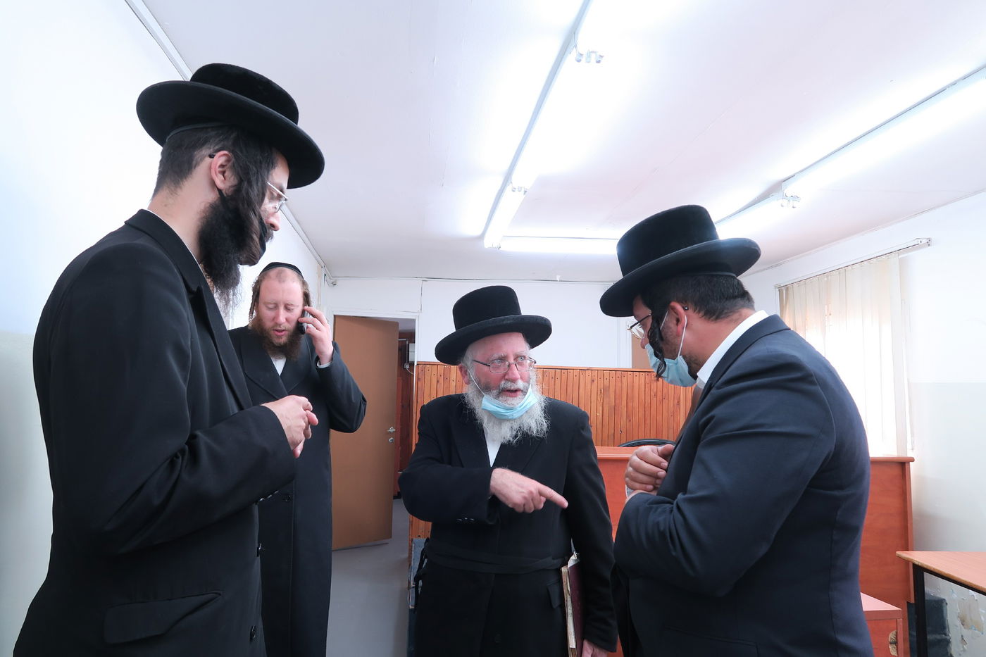 גאב"ד ביתר בחן את אברכי כולל 'קניין הלכה' - באיאן