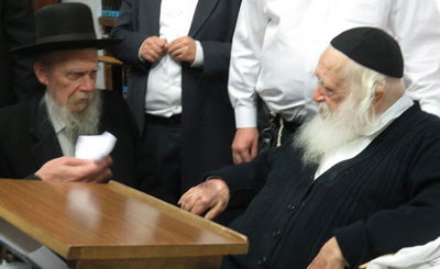 גר"ח קנייבסקי עם הגר"ג אדלשטיין. ארכיון