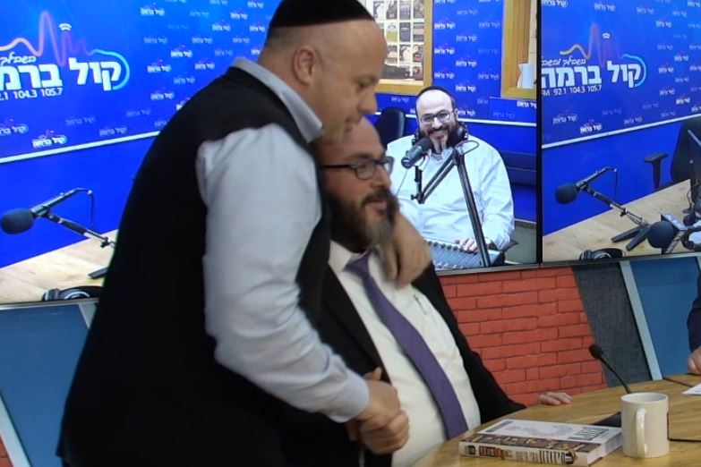 מנחם טוקר איחל למתחרהו 'רפואה שלמה'