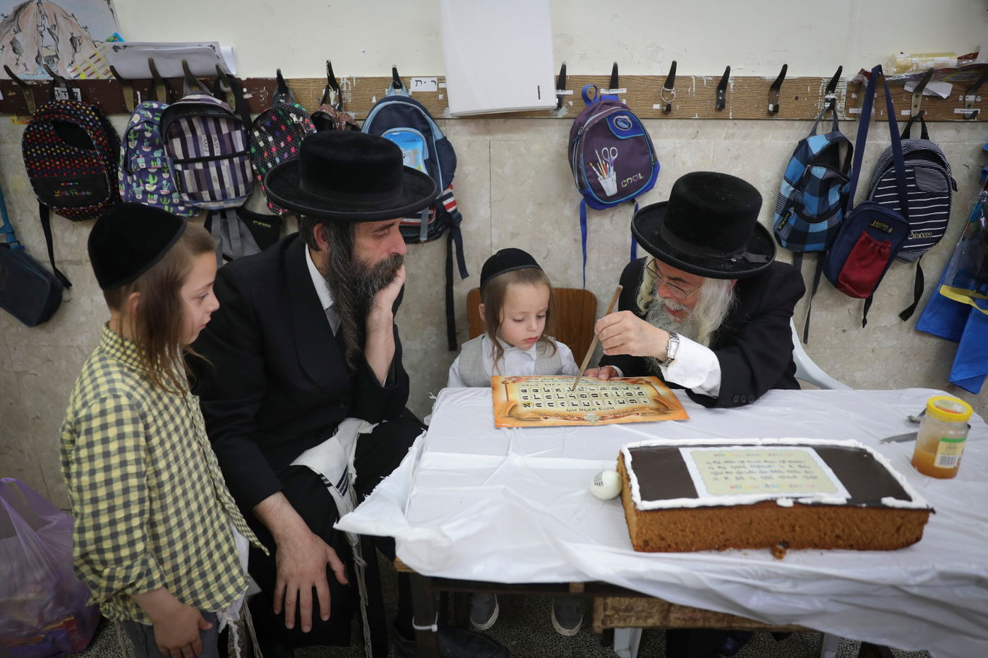 כשקמב"ץ 'העדה' יואליש קרויס הכניס את בנו לחיידר • צפו