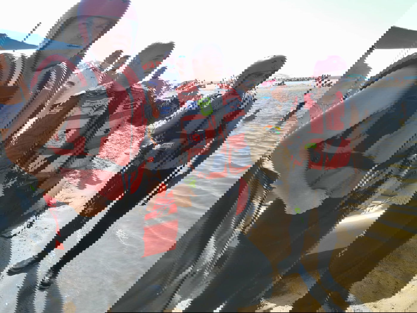 מיכאל קפץ לאגם, הציל אישה וילדים מ'הפזורה' וטבע למוות