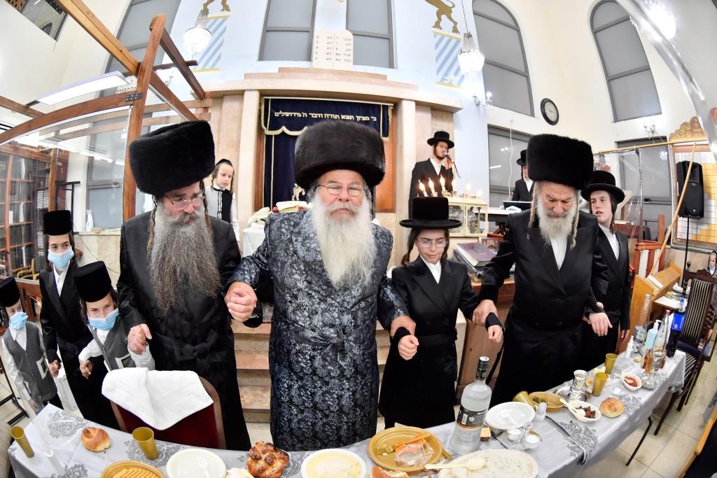 תיעוד: האדמו"ר מאשלג חגג בר מצווה לנכדו