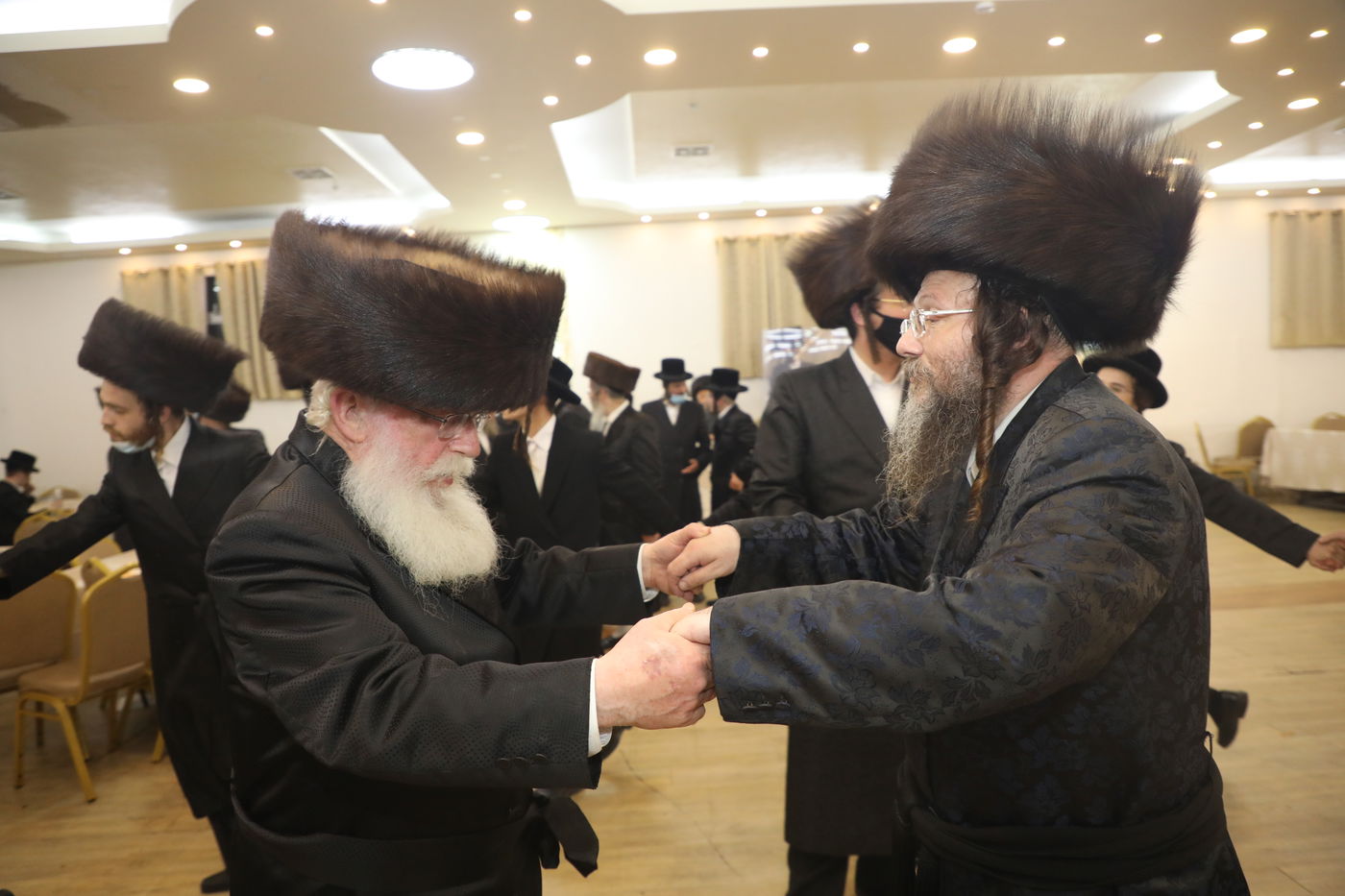 הרבי מאחורי המחיצה: שמחת בית מישקולץ - נדבורנה צפת