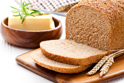 לא תאמינו כמה קל להכין לחם ביתי מקמח מלא, רך כמו חמאה