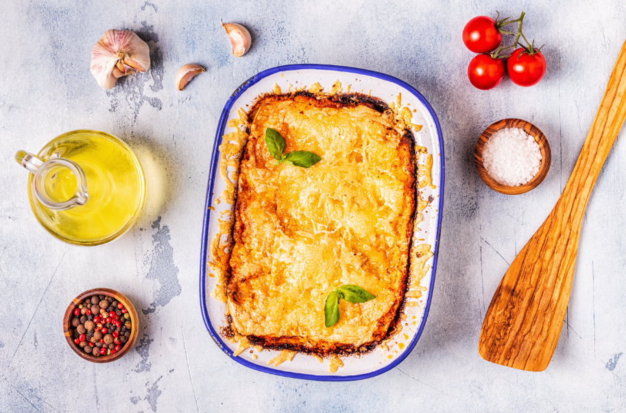 תבשיל תפוחי אדמה מגורדים וגבינה נמסה