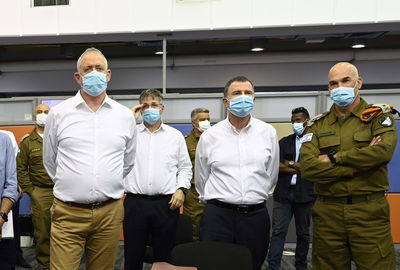 בני גנץ ויולי אדלשטיין ביקרו בפיקוד העורף