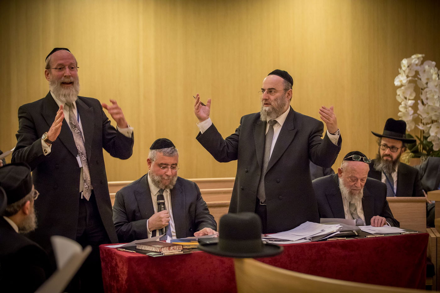 משמאל, הרב לבל