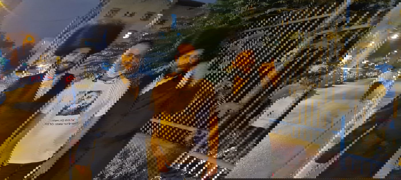 האדמו"ר שוחח עם האב השכול - שהתרגש