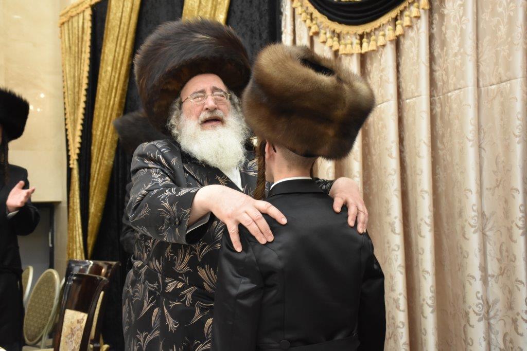 בספינקא ומאקאווא אשדוד חגגו בר מצווה לנכד האדמו"ר