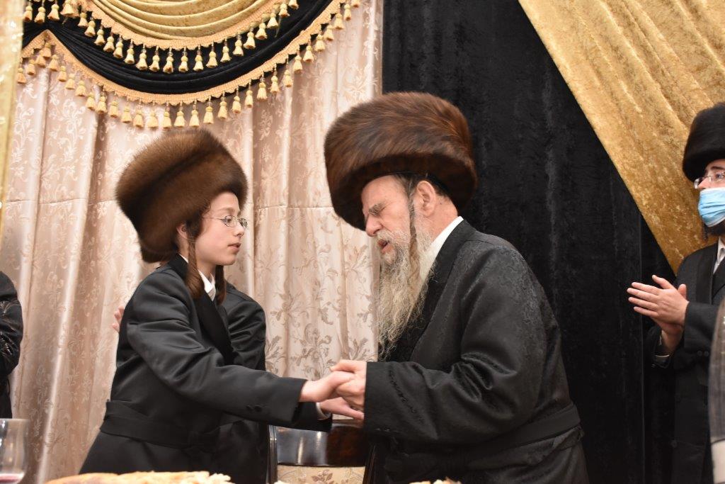 בספינקא ומאקאווא אשדוד חגגו בר מצווה לנכד האדמו"ר