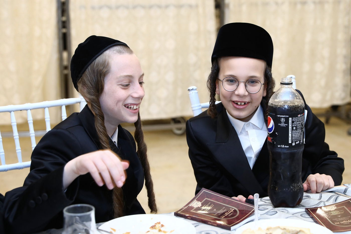 שמחת השבע ברכות בחצר הקודש נדבורנה - קוזמיר