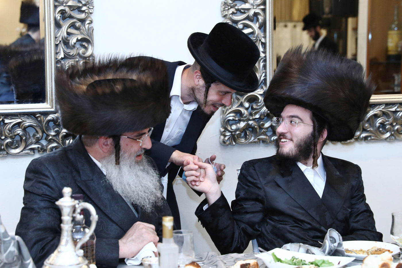 שמחת השבע ברכות בחצר הקודש נדבורנה - קוזמיר