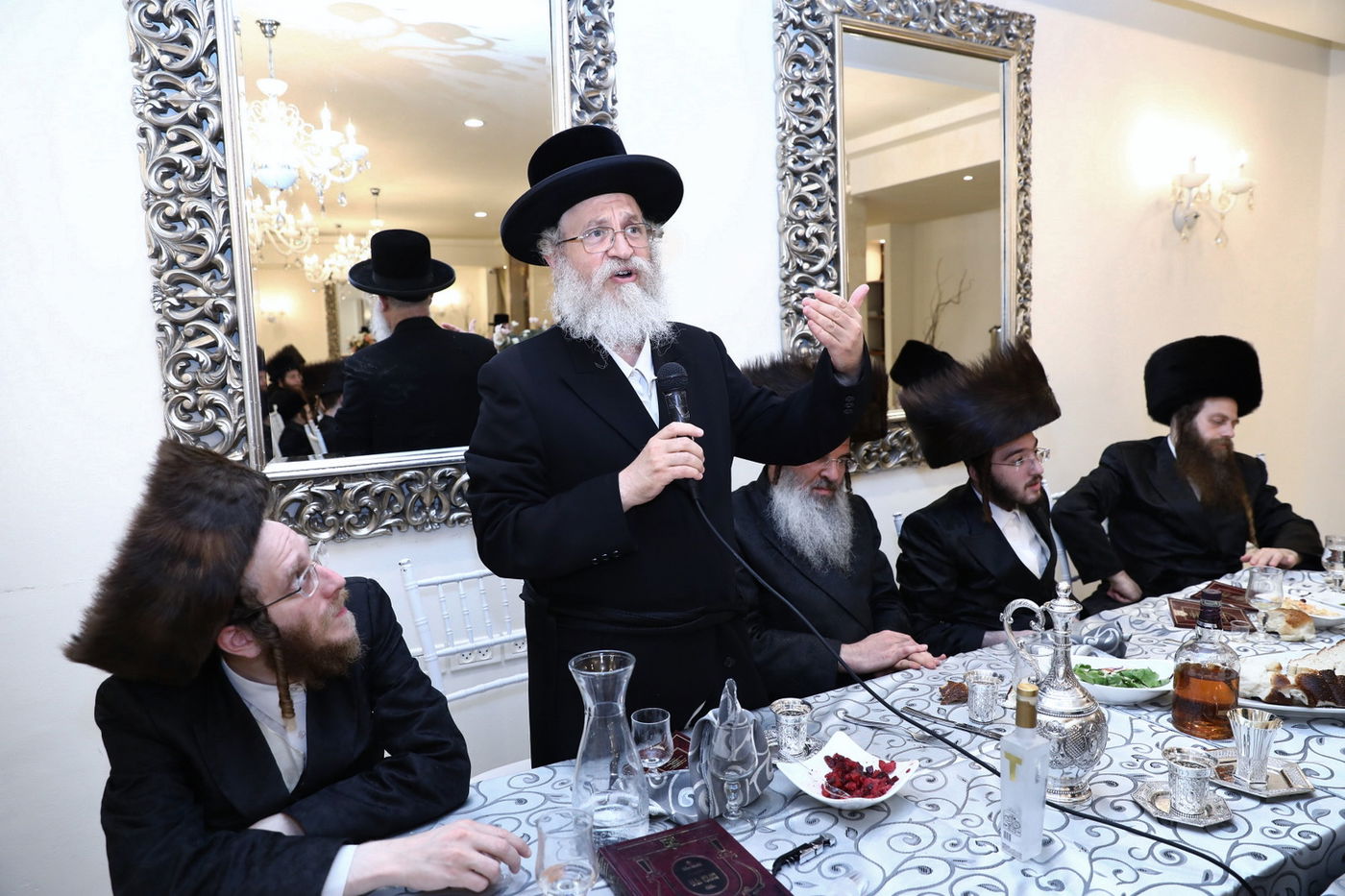 שמחת השבע ברכות בחצר הקודש נדבורנה - קוזמיר