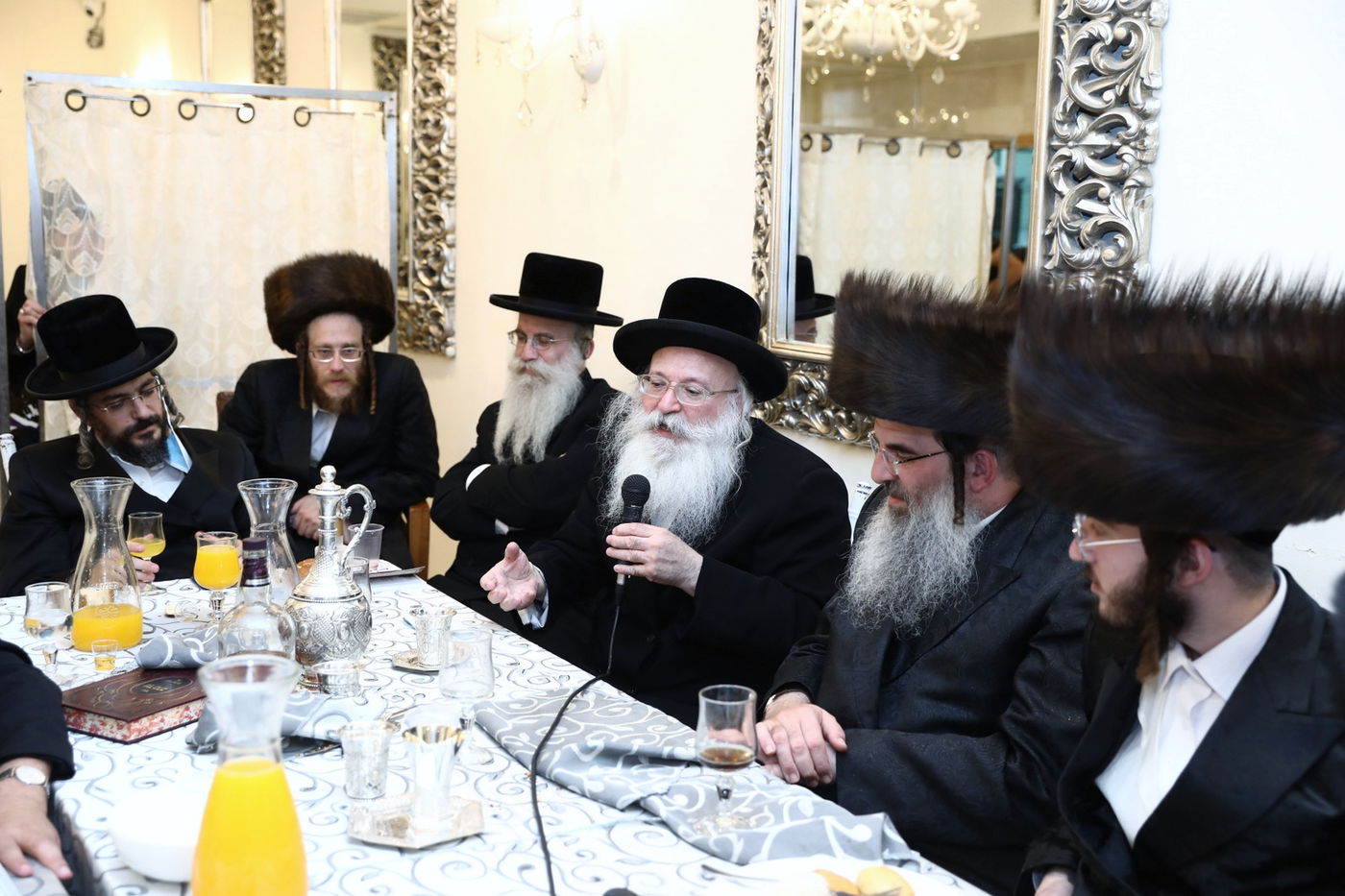 שמחת השבע ברכות בחצר הקודש נדבורנה - קוזמיר