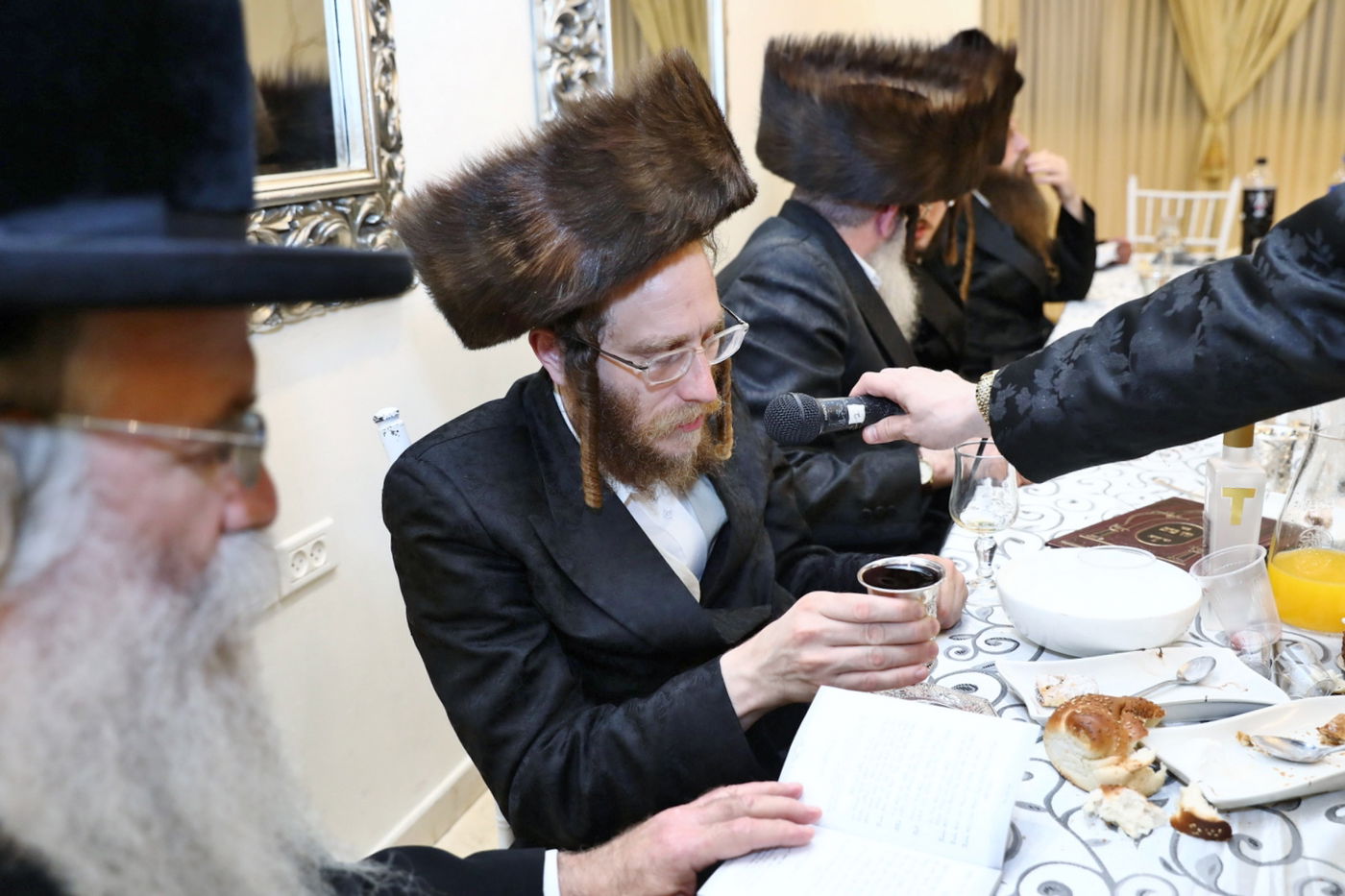 שמחת השבע ברכות בחצר הקודש נדבורנה - קוזמיר