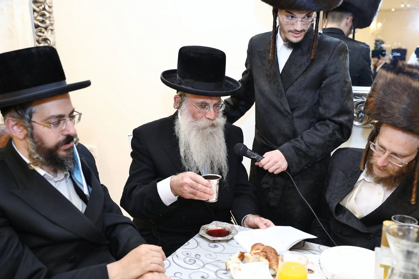 שמחת השבע ברכות בחצר הקודש נדבורנה - קוזמיר