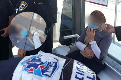 'האף שלך מחוץ למסכה': שוטרות אזקו אישה - שהתעלפה