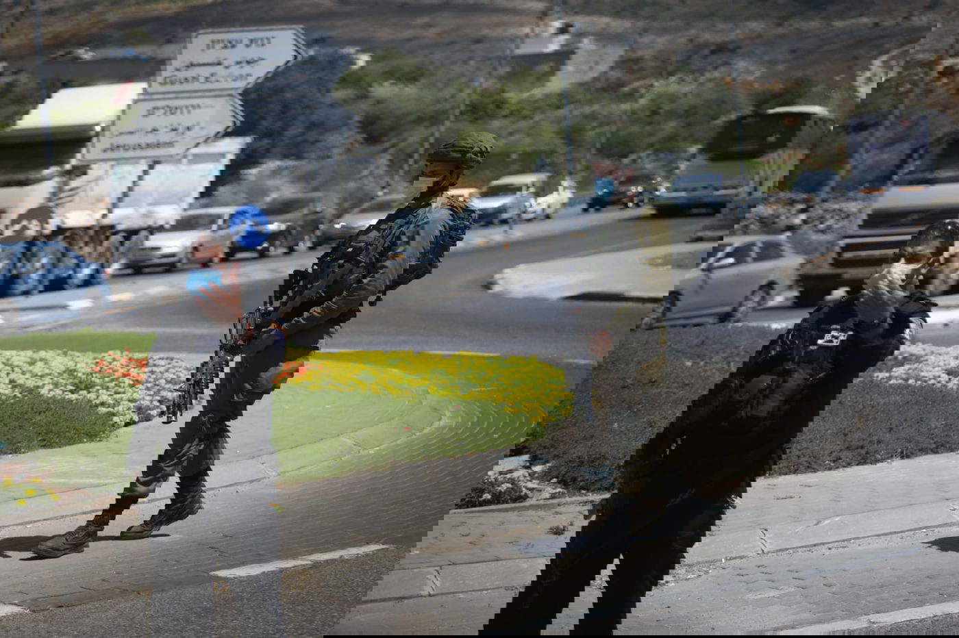 הסקרנים, הנמלטים והילדים; שעות ראשונות של סגר בביתר עילית