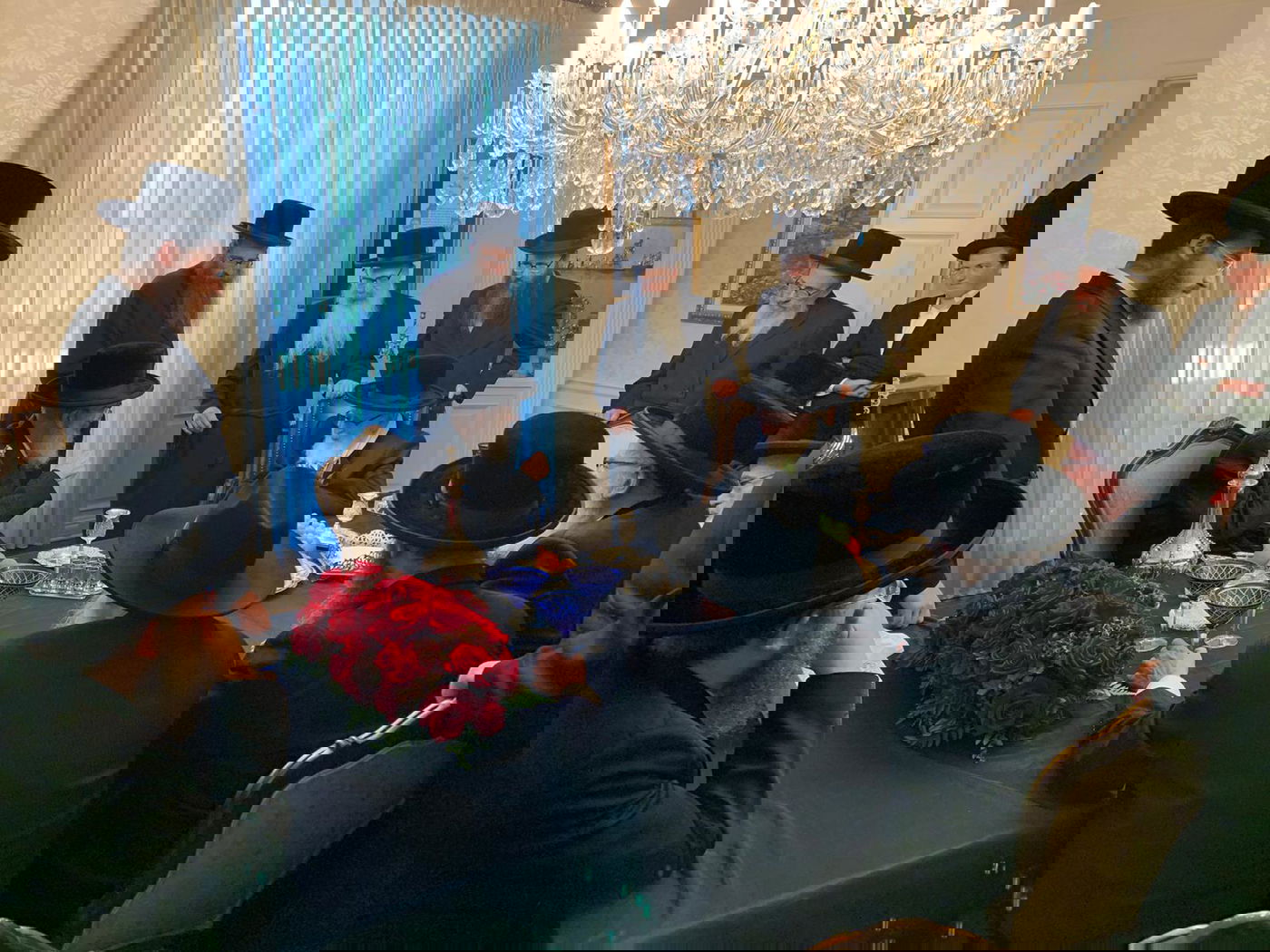 הרבי מסקווירא ביקר באכסנייה של האדמו"ר מסאדיגורה