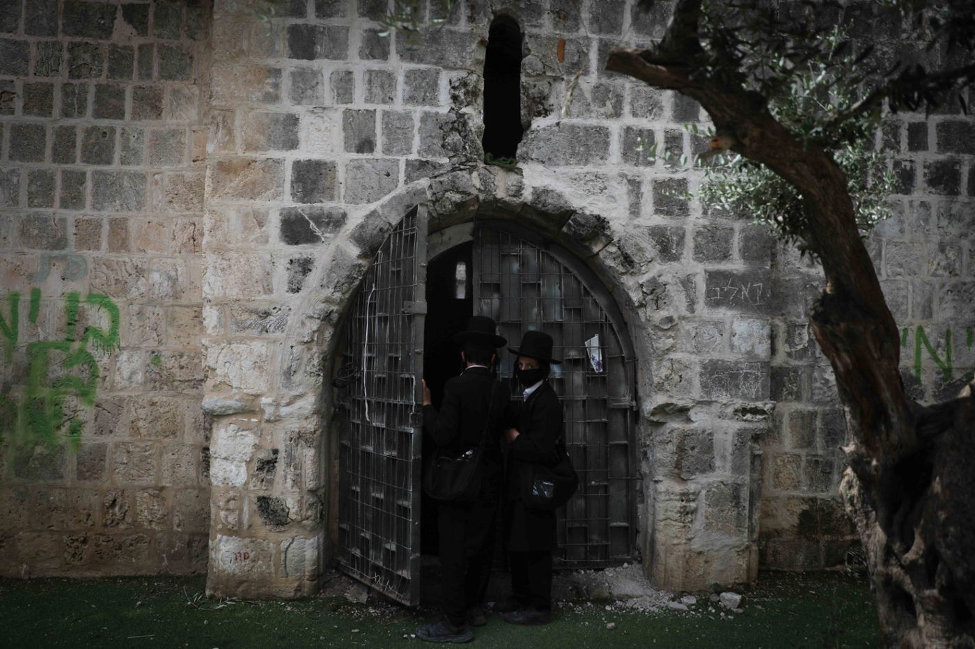 המבנה העתיק נפרץ והפך למקום תפילה. תיעוד