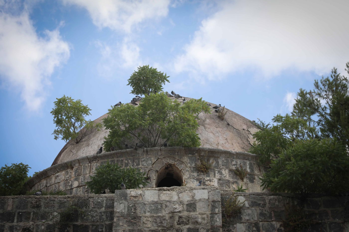 המבנה העתיק נפרץ והפך למקום תפילה. תיעוד