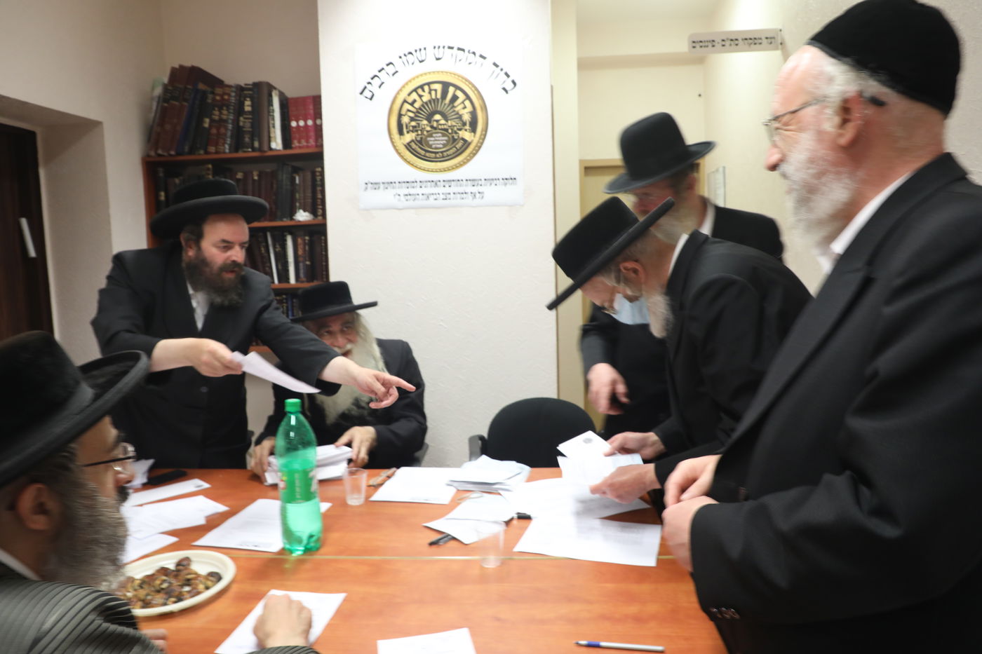 רבני 'העדה' חילקו 20 מיליון ש"ח למוסדות