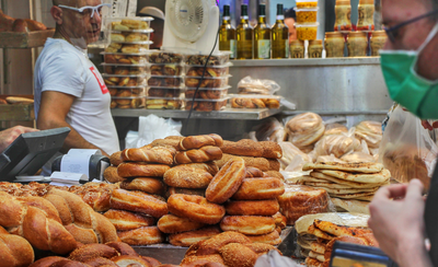 שוק מחנה יהודה בערב שבת, שישישוק