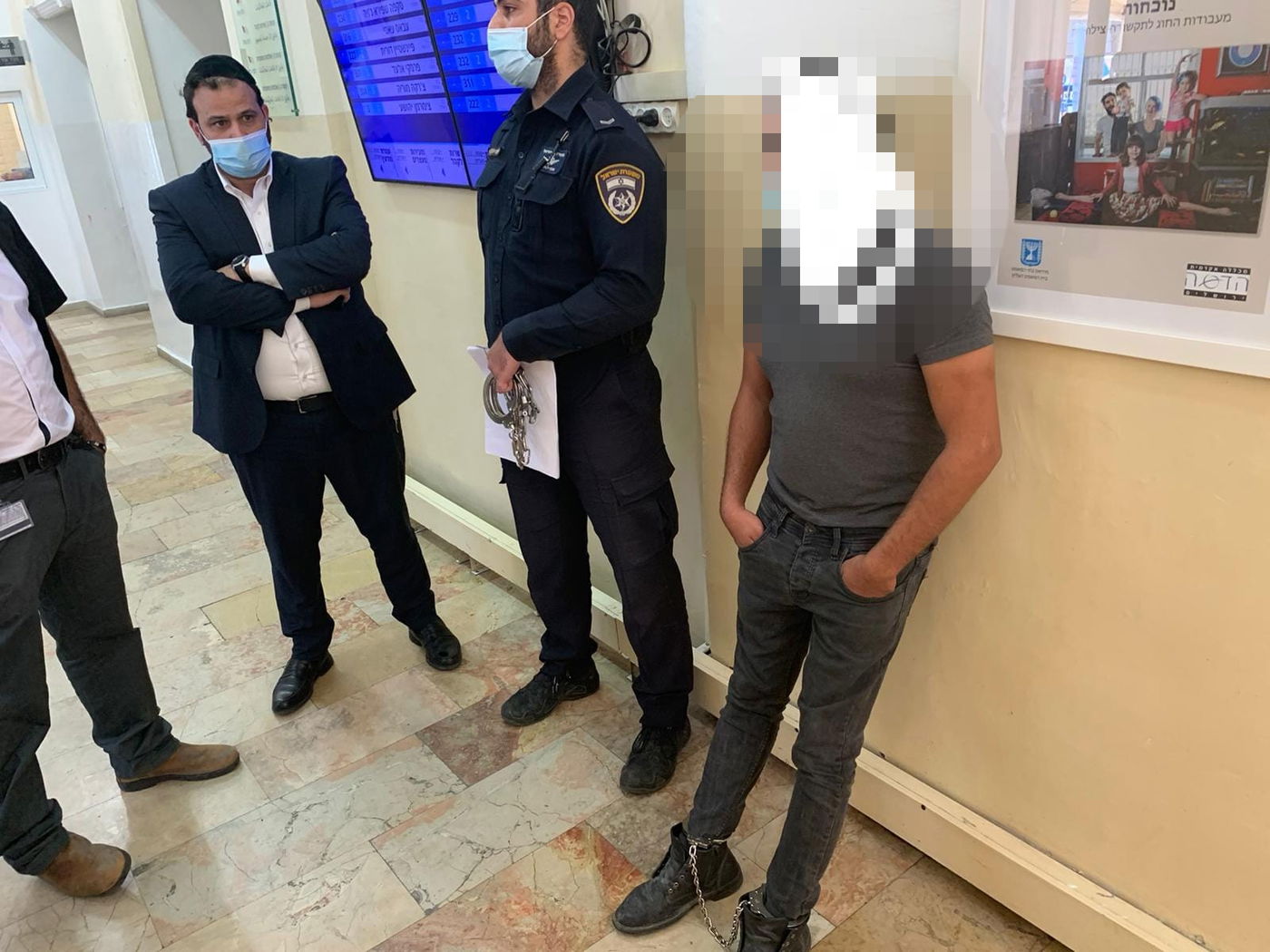 עציר אזוק בביהמ"ש בירושלים