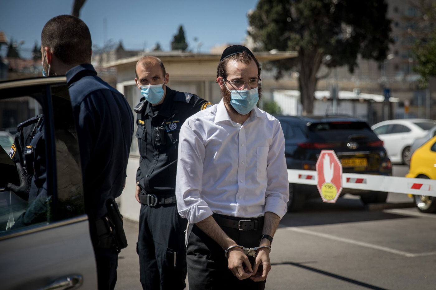 החרדי ששוטר הלם בראשו ונעצר - השתחרר • צפו