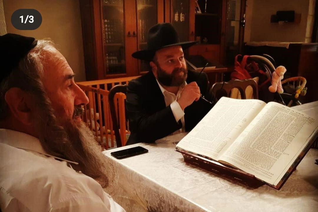 אריאלי בצילומי הסדרה, אמש