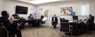 הסיור של בכירי משרד הבריאות; במרכז: עו"ד מורגנשטרן