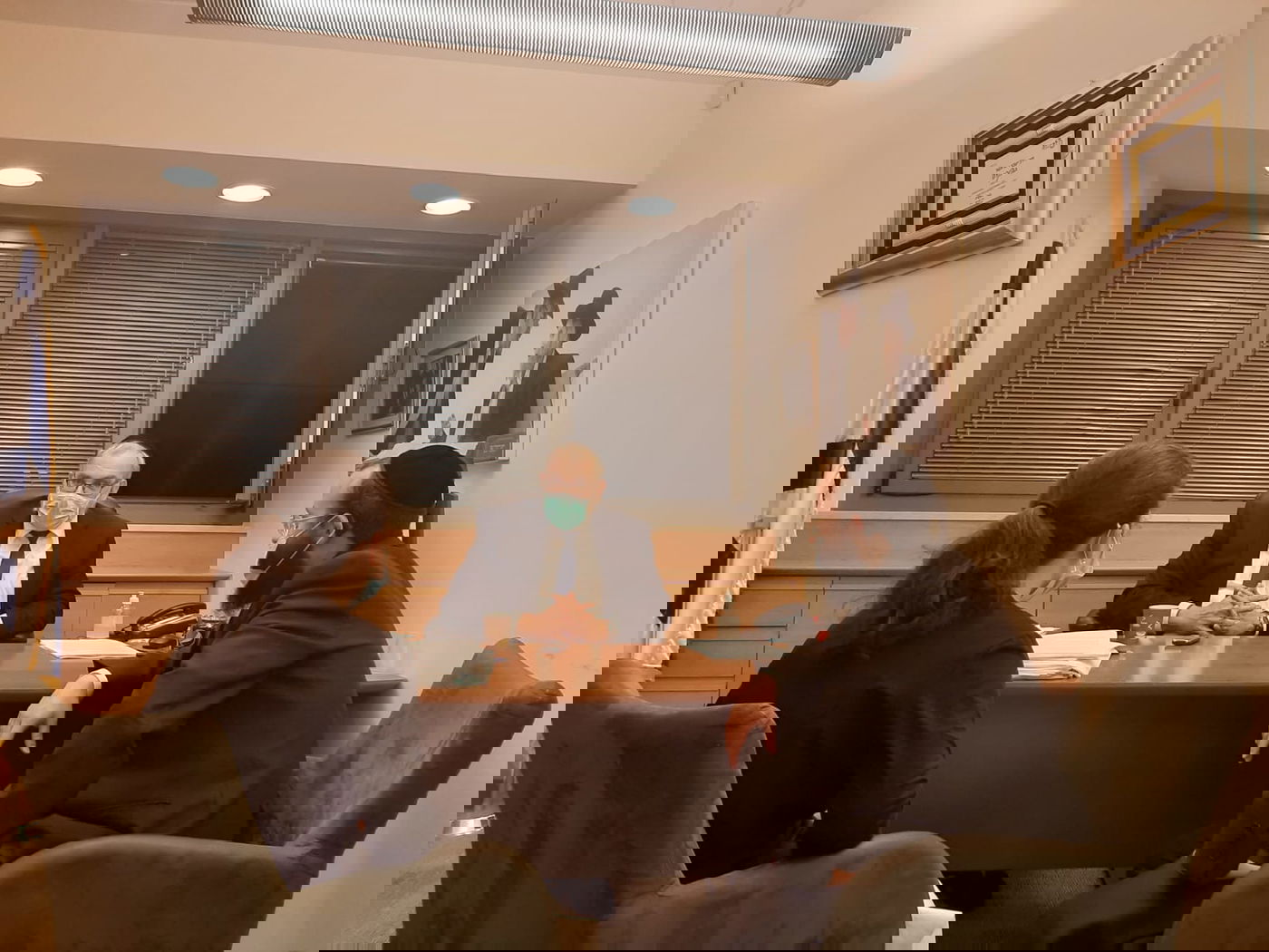 ח"כ אשר, האב ובסי