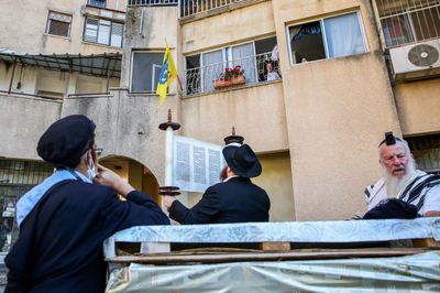 חוזרים למנייני המרפסות